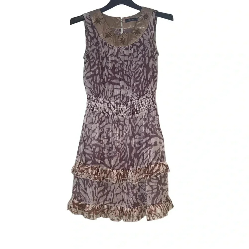 Theme dress